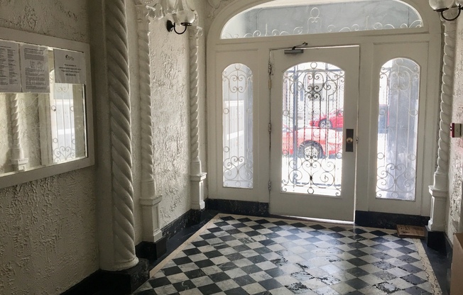 Sunny, Spacious Hayes Valley Studio. Central to everything! PROGRESSIVE