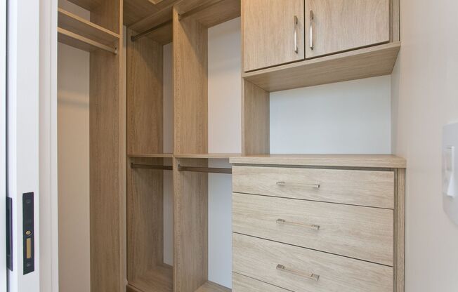 1 bed, 1 bath, $6,000, Unit # 2705