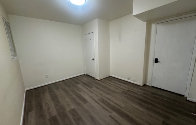 8 XXX BARRETT RD
