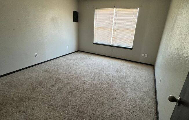 2 beds, 1 bath, 762 sqft, $750, Unit C