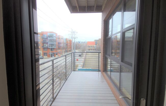 1 bed, 1 bath, 1,120 sqft, $2,025, Unit 400