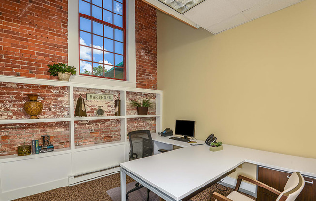 Leasing office | Bigelow Commons