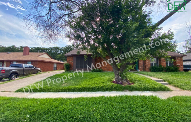 Cute 2 Bedroom, 1 Bath, Half-Duplex Home for Lease in Bedford