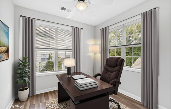 University Woods Retreat: 4 BR/4 Bath minutes to NCSU!