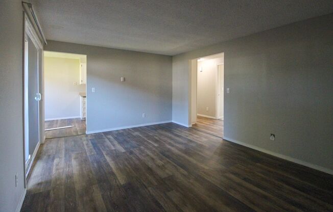 2 beds, 1 bath, 889 sqft, $1,250, Unit 40