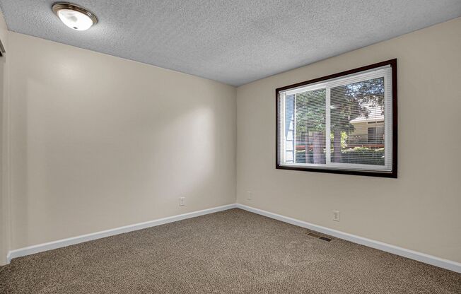 2 beds, 1.5 baths, 1,050 sqft, $2,049, Unit 214-774C