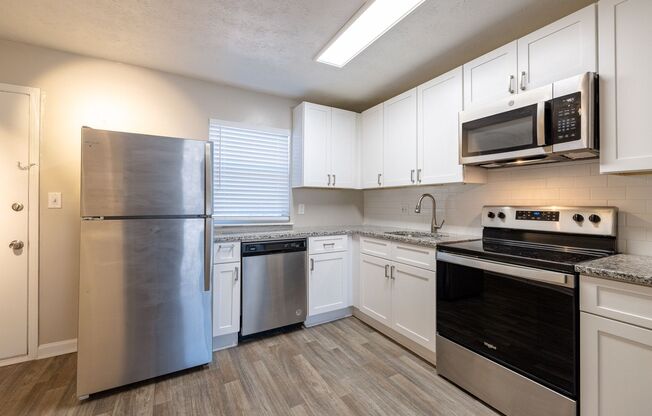 Upper Westside Atlanta Apartments with Unbeatable Rates - Call 470-645-1274