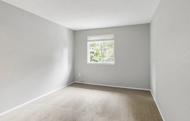 23511 102 AVE SE
