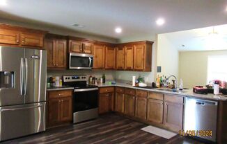 3 beds, 2 baths, $1,650