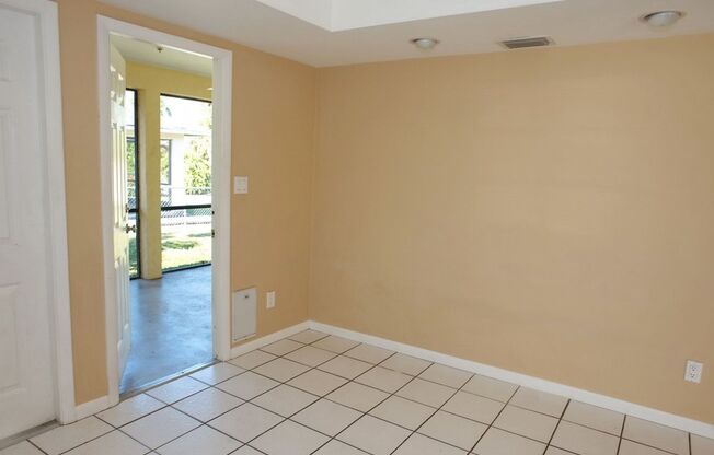 ANNUAL RENTAL - 2 Bedroom, 1 Bath w/ Garage Duplex in Naples Park