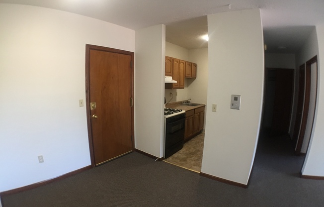 1 bed, 1 bath, 593 sqft, $1,330, Unit D6