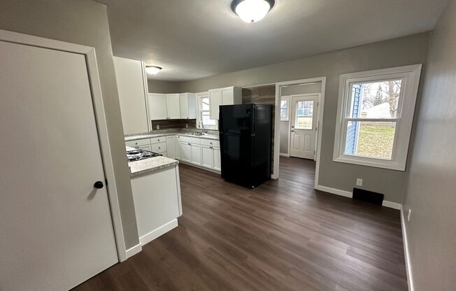 3 beds, 1 bath, $1,300