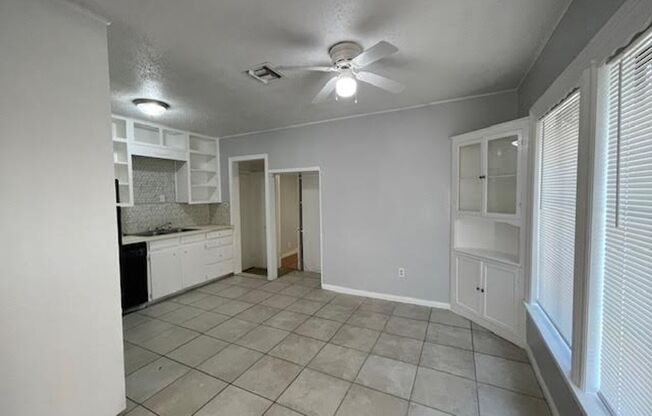 3 beds, 1 bath, $1,600