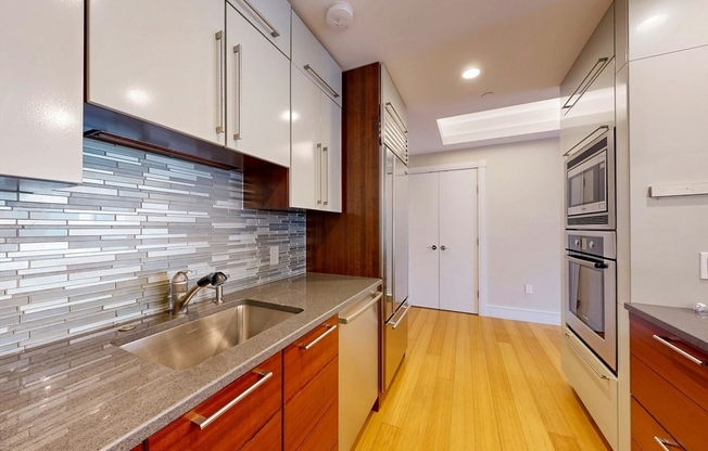 2 beds, 2 baths, 1,318 sqft, $6,400, Unit U2203