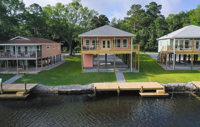 Fully furnished 2-bedroom house on the bayou