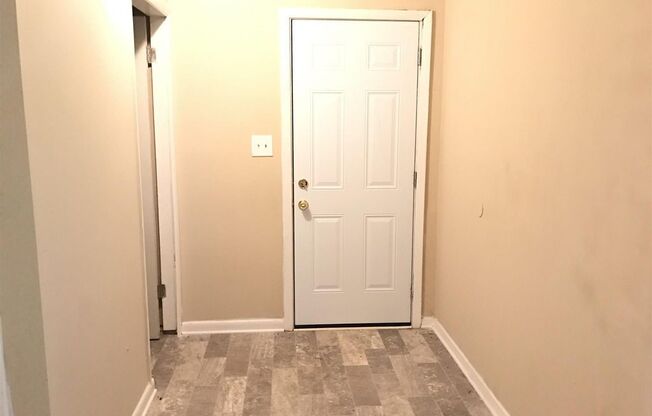 3 beds, 1 bath, $1,299