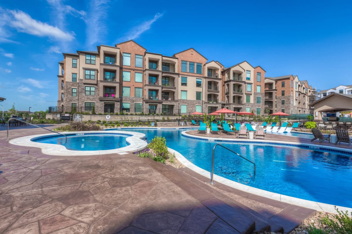 Welcome to our Luxury Apartments in Lenexa, KS