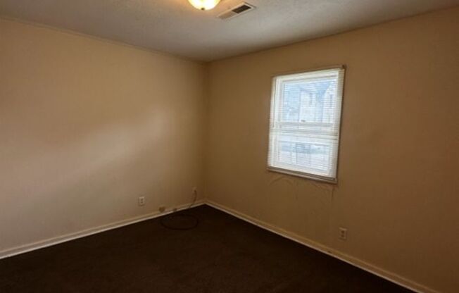 4 beds, 1 bath, $1,100