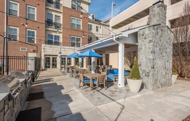 the preserve at ballantyne commons courtyard with tables and umbrellas