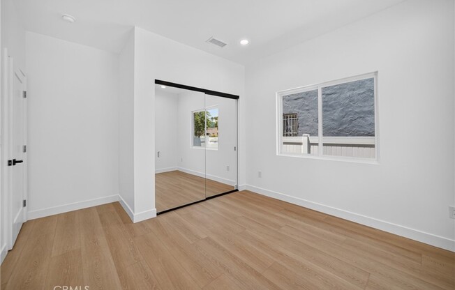 2937 10 AVE