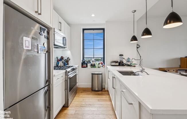 3 beds, 2 baths, 1,261 sqft, $8,000, Unit 2302
