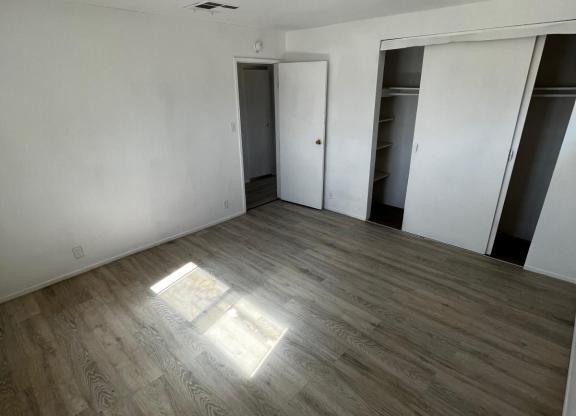 42737 42 ST W