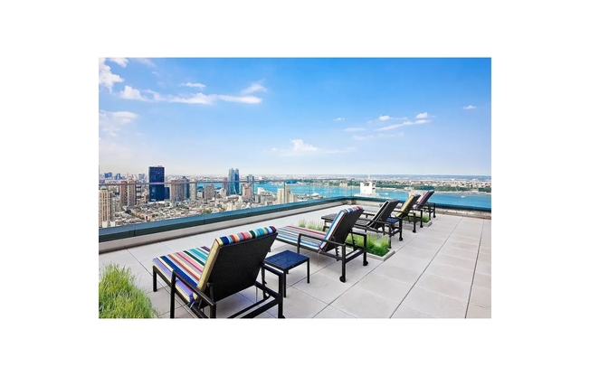 2 beds, 3 baths, 1,647 sqft, $14,500, Unit 33H