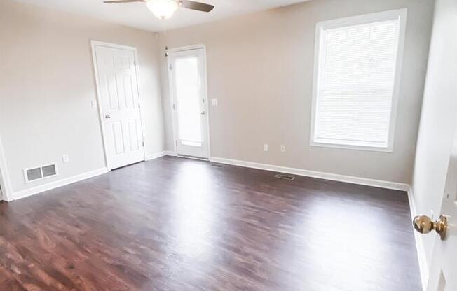 646 SHERARD CIR