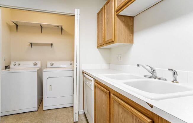 1377-01PP Stacey Lee Apartments