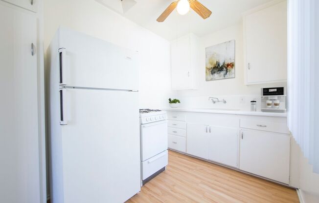 Studio, 1 bath, 375 sqft, $1,975, Unit 105