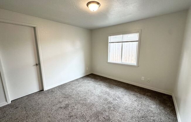 2 beds, 1 bath, 750 sqft, $1,250, Unit 207-2