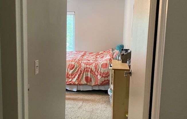 2 beds, 1 bath, 840 sqft, $1,595, Unit 301 BR
