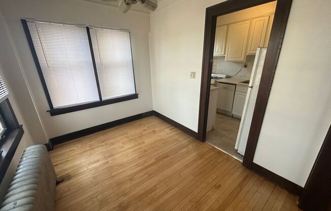 1 bed, 1 bath, $1,195, Unit 61