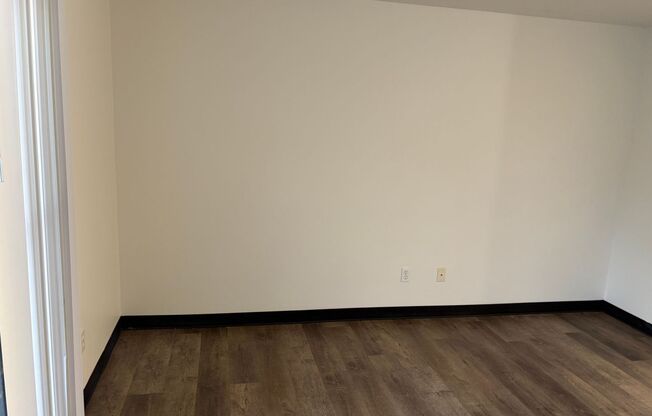 2 beds, 1.5 baths, 1,150 sqft, $1,650, Unit 24
