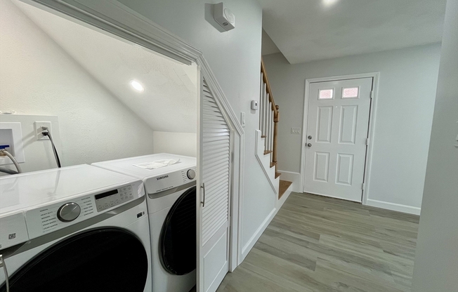 19 HOBBS CT