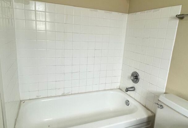 1 bed, 1 bath, 700 sqft, $1,595, Unit 119