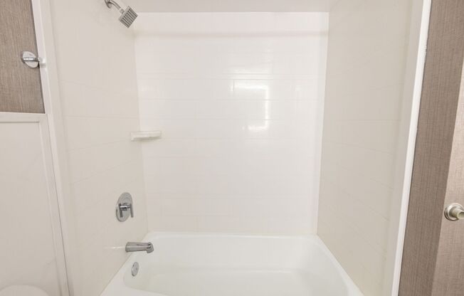 2 beds, 3 baths, 950 sqft, $1,399, Unit 217