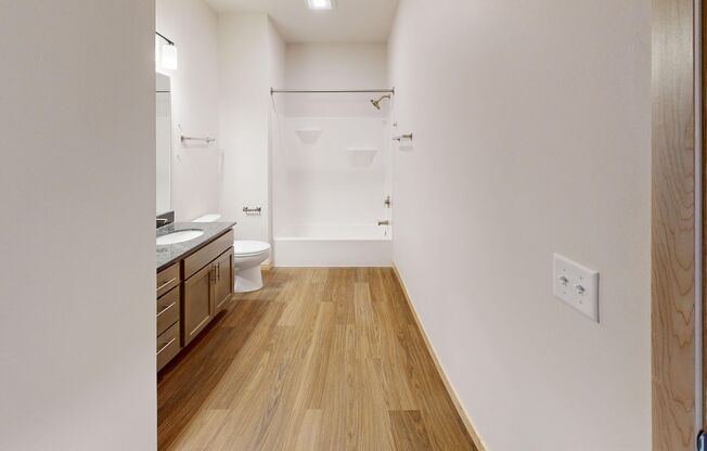 1 bed, 1 bath, 845 sqft, $1,625, Unit #323