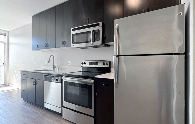 1 bed, 1 bath, 450 sqft, $1,525, Unit 604