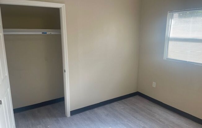 2 beds, 1 bath, 550 sqft, $1,395, Unit Unit 1