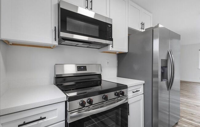 2 beds, 1 bath, $2,800, Unit 1182 Park Ave #E