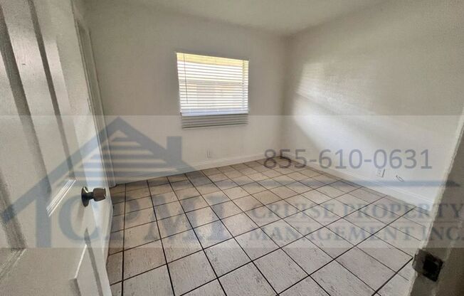 2 beds, 1 bath, 848 sqft, $1,925, Unit 5