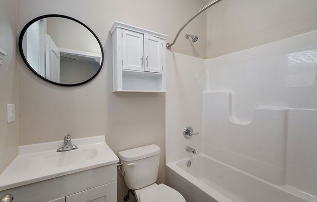 4 beds, 4 baths, 1,900 sqft, $2,540, Unit Unit B