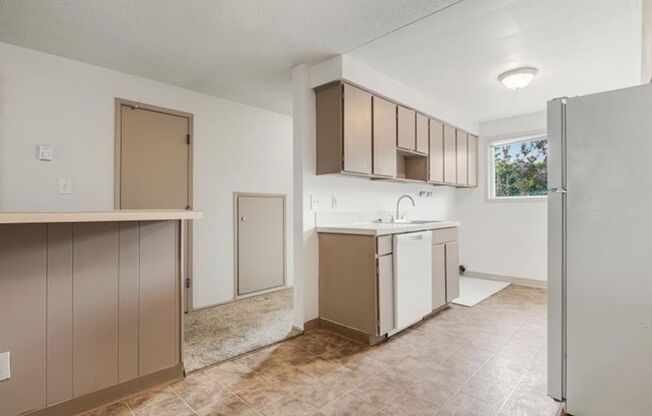 2 beds, 1.5 baths, 1,100 sqft, $1,750, Unit 7