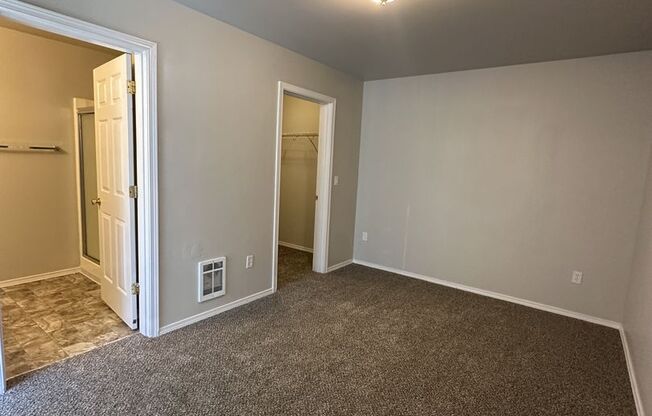 Canyon Triplex - 00000-CANYON-00