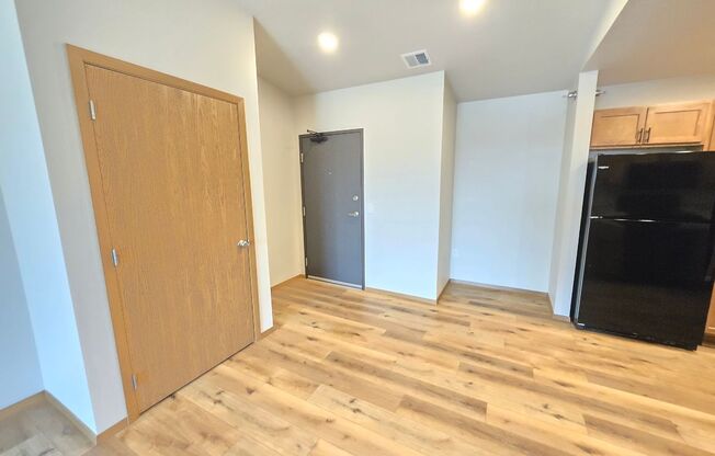2 beds, 1 bath, 1,006 sqft, $1,230, Unit 3500 304