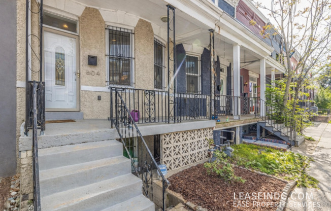604 HARVARD ST NW