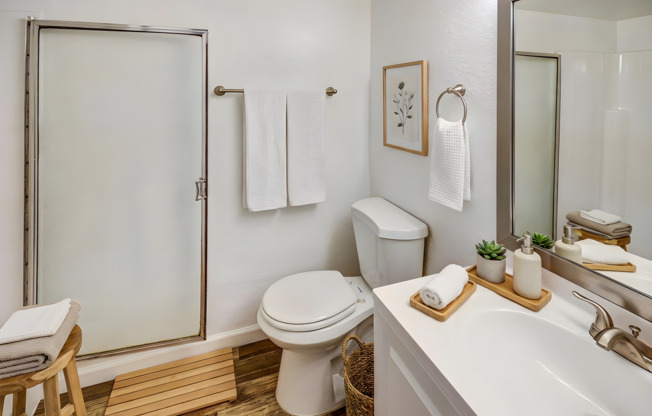 2 beds, 2 baths, 817 sqft, $1,175, Unit 113