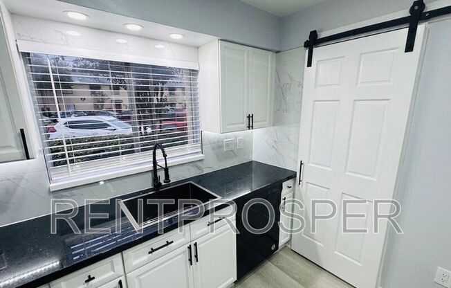 4267 S SEMORAN BOULEVARD