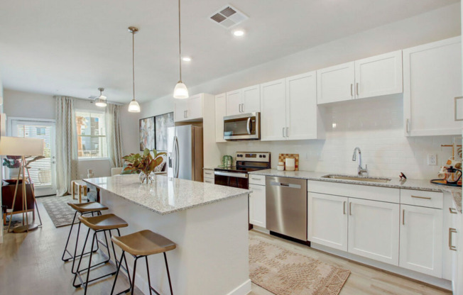 1 bed, 1 bath, 664 sqft, $1,400